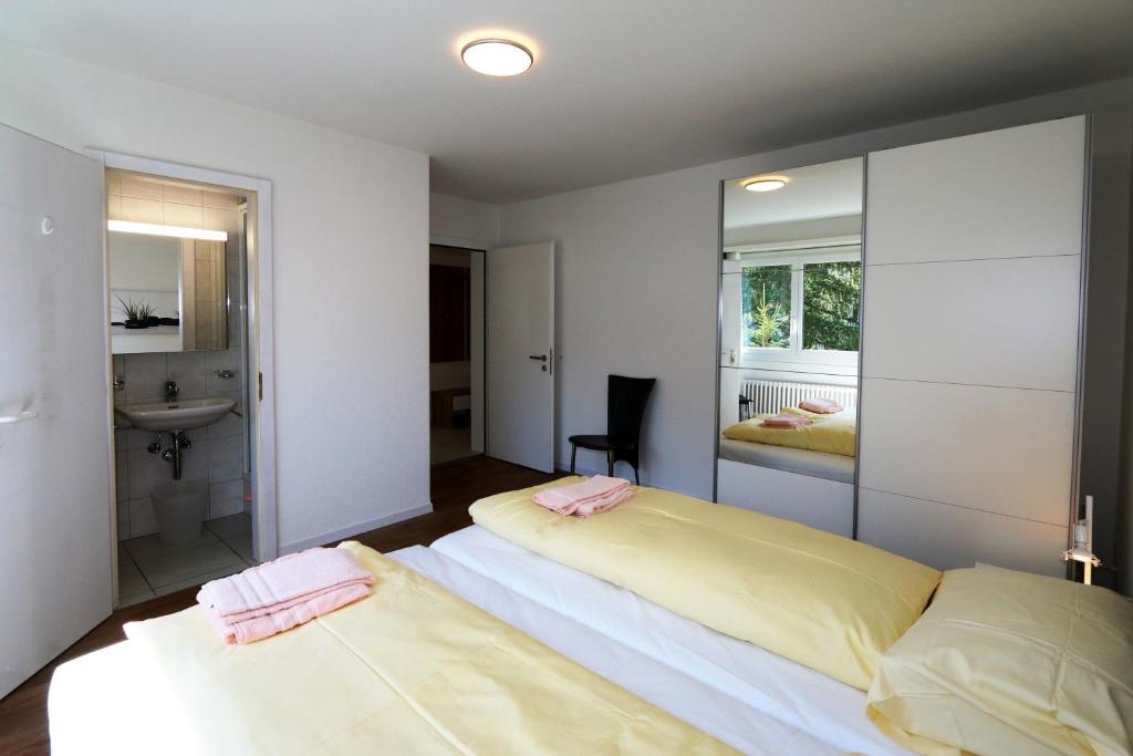 Postel nebo postele na pokoji v ubytování Haus Cristal