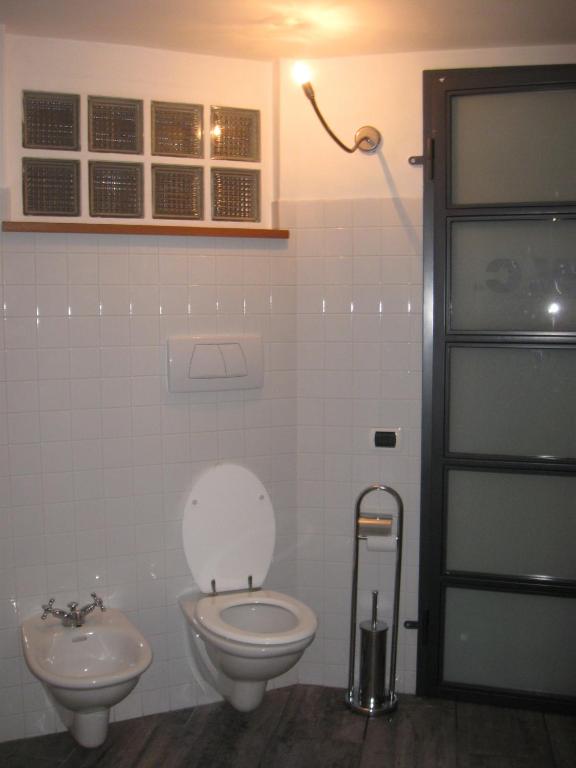 A bathroom at B&B Smeraldo Airport