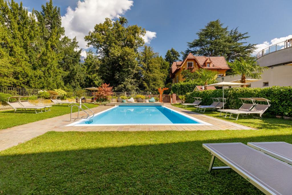 Bazén v ubytování Hotel Kolping nebo v jeho okolí