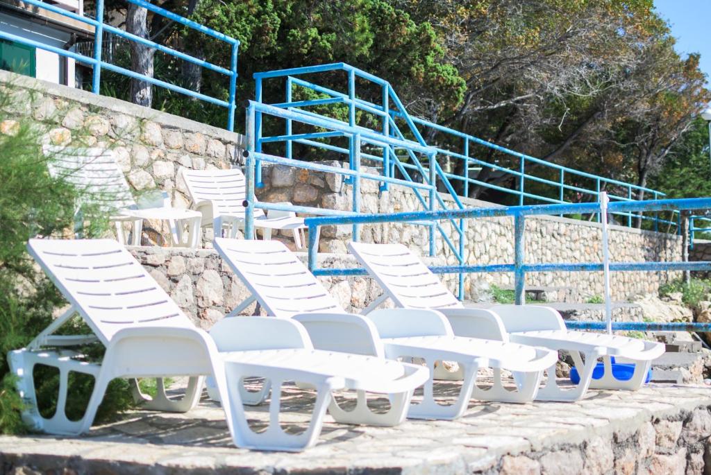 Fotografia z galérie ubytovania Beachfront apartments Carlo v destinácii Karlobag