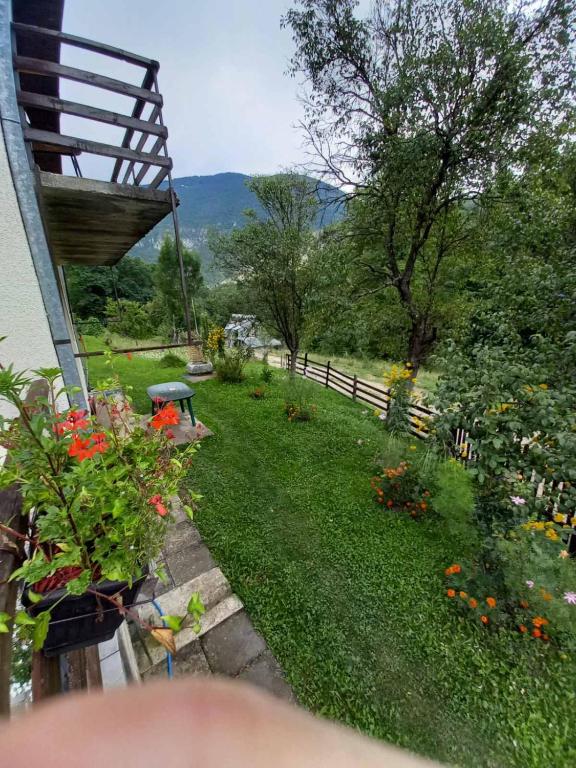Nespecifikovaný výhled na hory nebo výhled na hory při pohledu z apartmánu