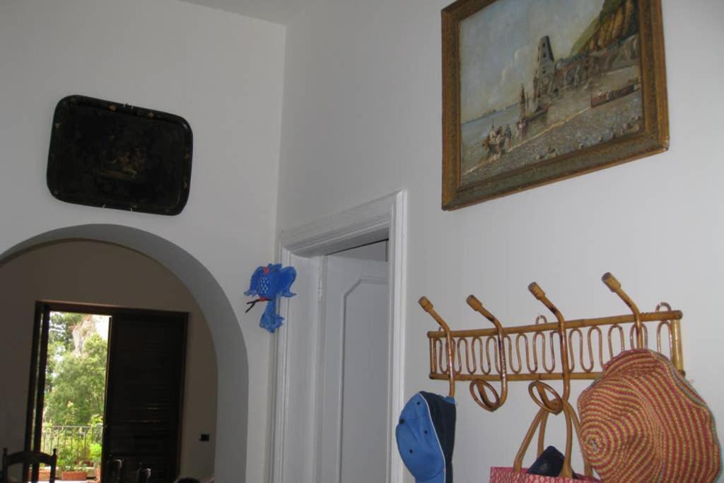 Televízia a/alebo spoločenská miestnosť v ubytovaní Casa Celidea