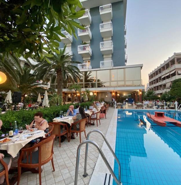 The swimming pool at or close to Hotel Corallo