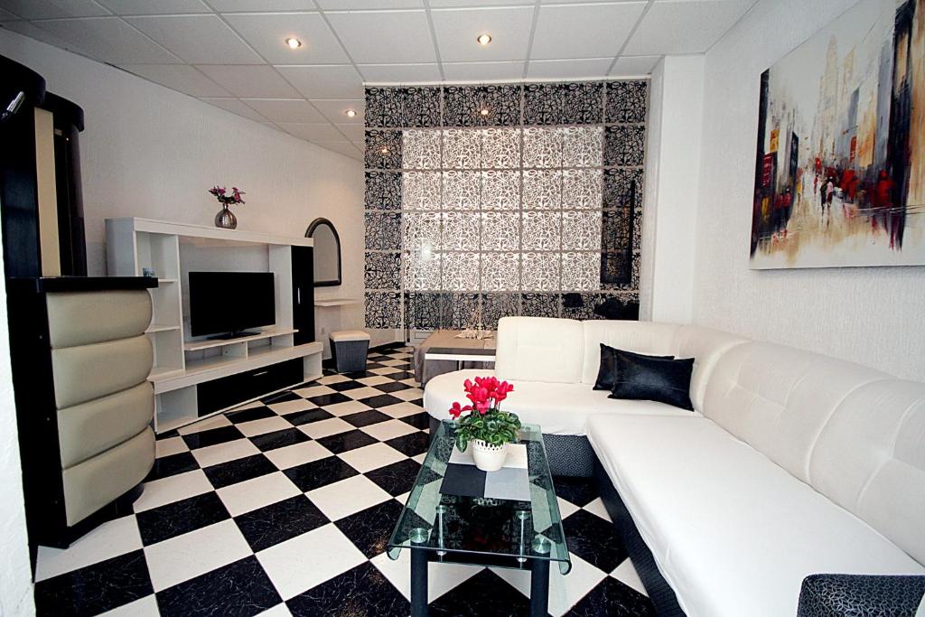 Apartments Kruna Jovanović 2 - Suite With Terrace
