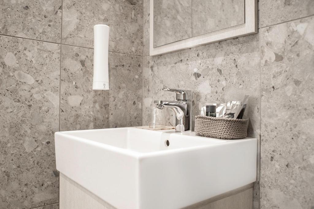 Koupelna v ubytování Roseum Boutique Hotel