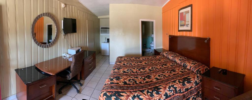 Budget Inn motel Greenville tx - King Room - Smoking