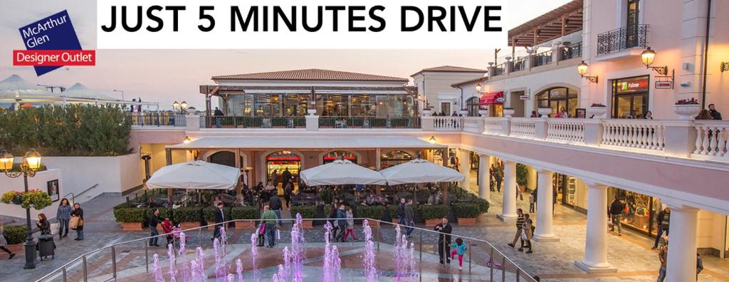 Nathaniel Athens Airport - 8