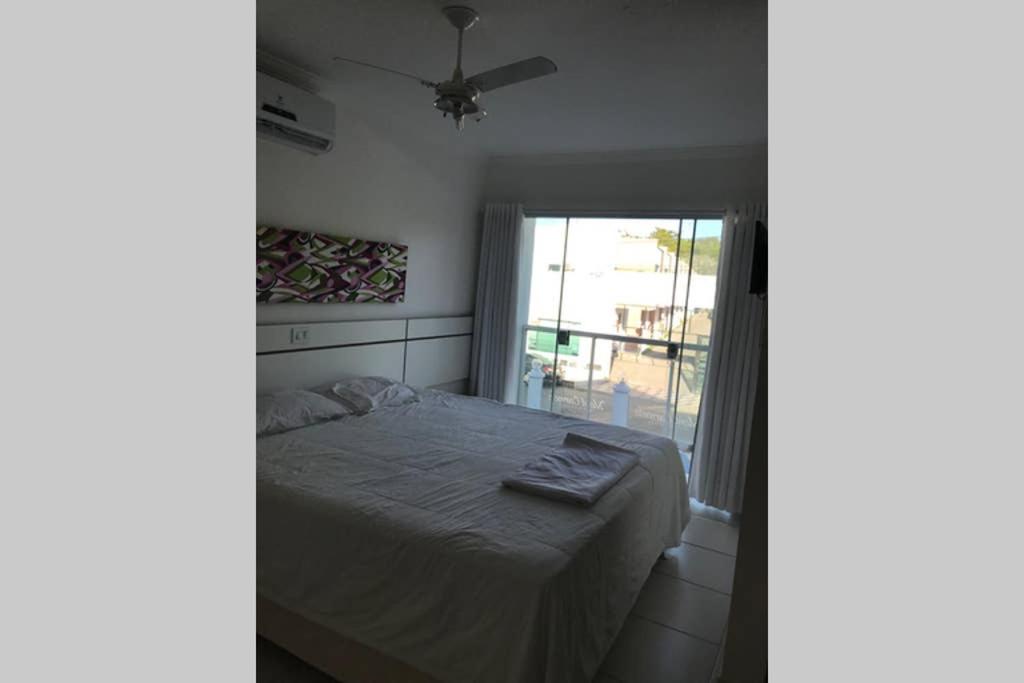  Apartamento no condomínio Mont Carmelo a 150 metros do mar