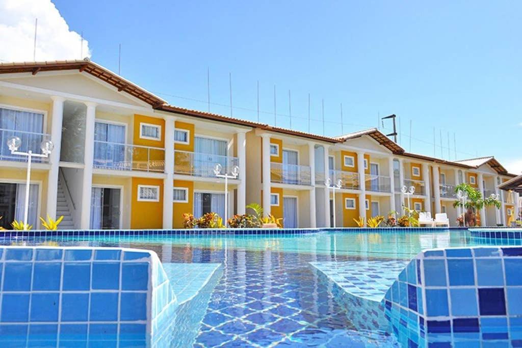  Apartamento no condomínio Mont Carmelo a 150 metros do mar