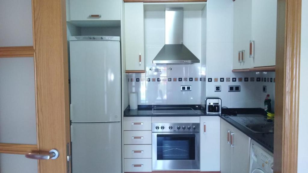 Kuchyňa alebo kuchynka v ubytovaní Apartamento playa Cambrils edificio Torresol