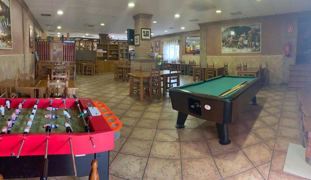 Biliár nebo kulečník v ubytování Hostal Seseña
