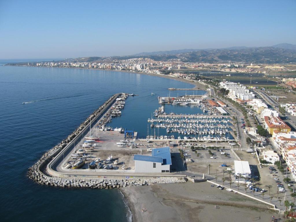 Toda una EXPERIENCIA en la COSTA DEL SOL, a 100m de la Playa ...