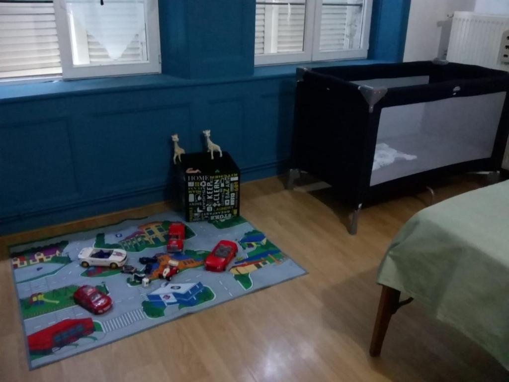 Apparemment F3 centre de MIRECOURT - Apartment Mit Zwei Schlafzimmern