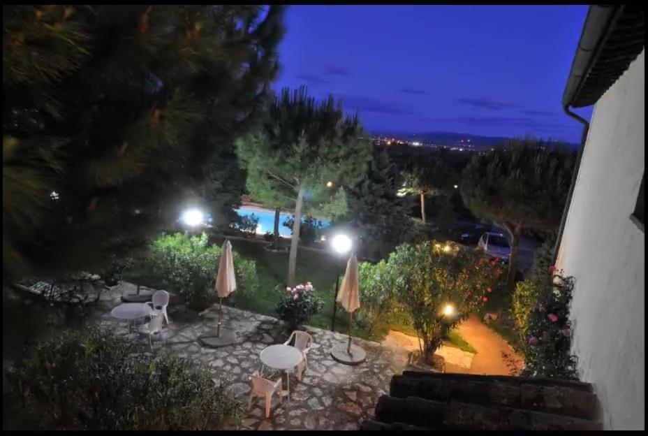 Vonkajšia záhrada v ubytovaní Agriturismo La Ginestrella
