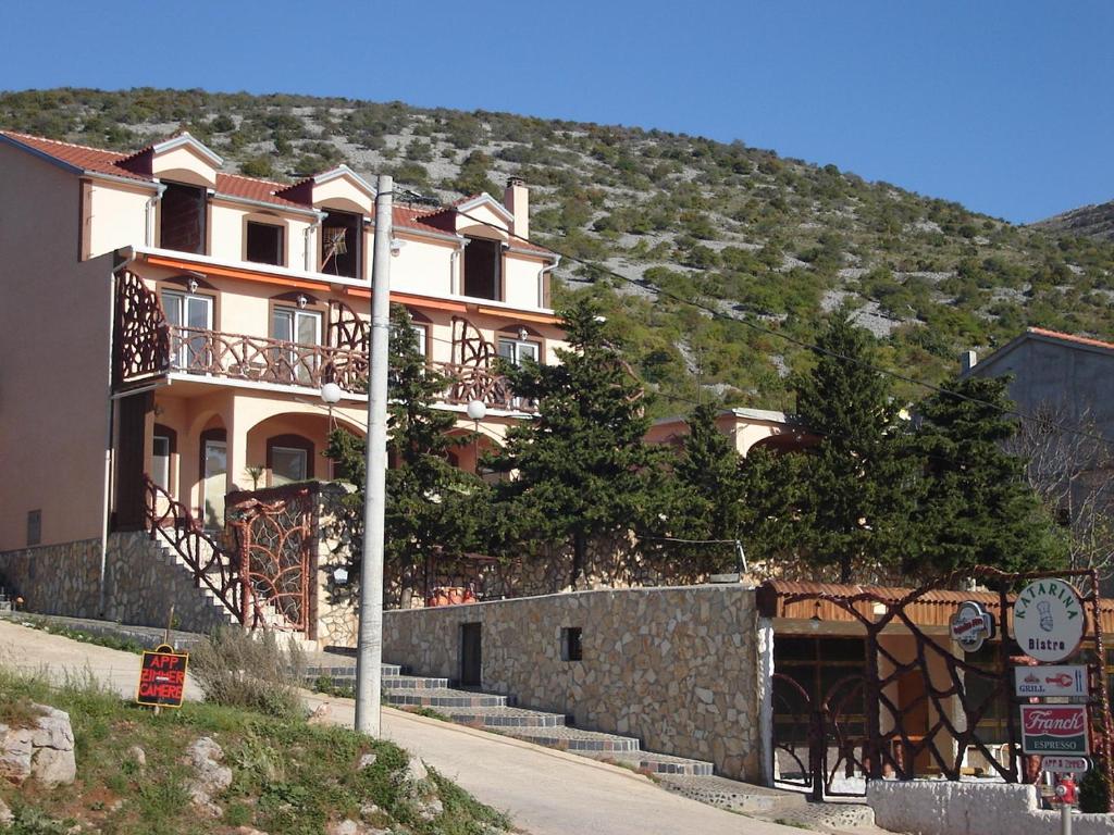 Katarina Apartments and Rooms
