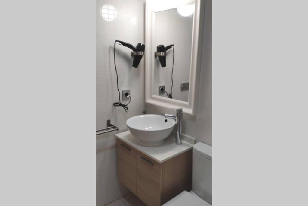 Kúpeľňa v ubytovaní LOVELY APARTMENT DENIA, piscina, jacuzzi, pádel, parking