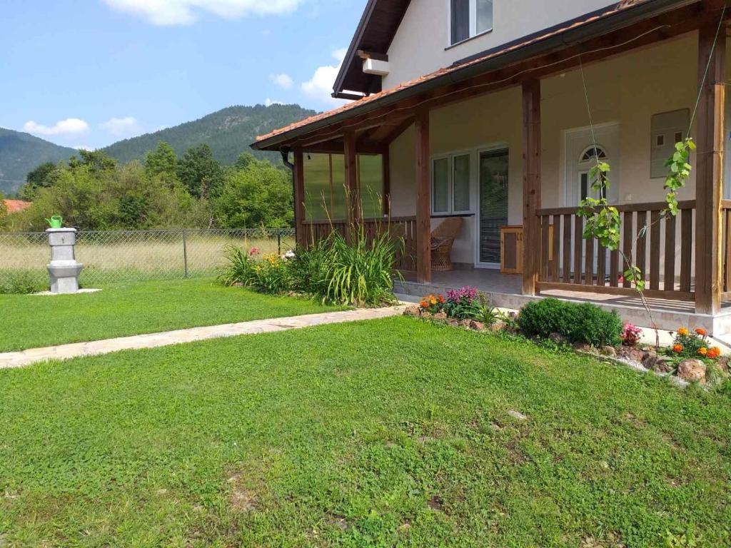 Nespecifikovaný výhled na hory nebo výhled na hory při pohledu z apartmánu