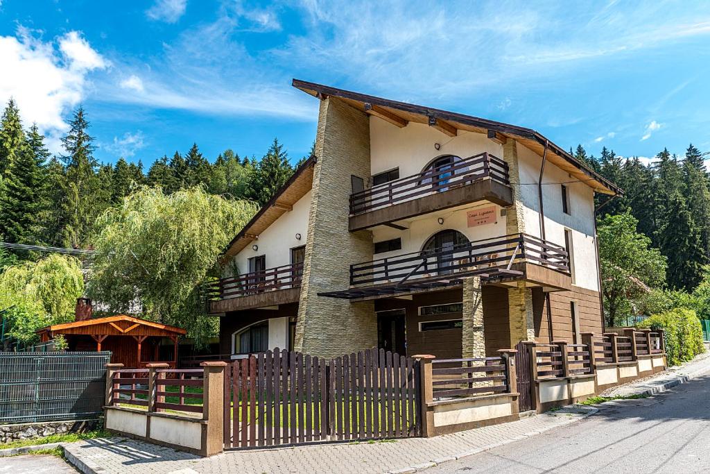 Bygningen som feriehuset ligger i