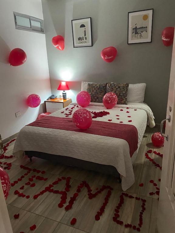 Postel nebo postele na pokoji v ubytování Hotel Maceo 55 - Colonial Inn