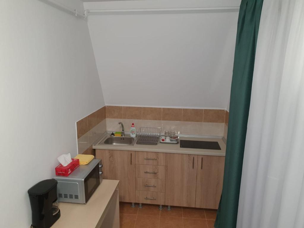 STUDIO APARTMENTS - One-Bedroom Apartment