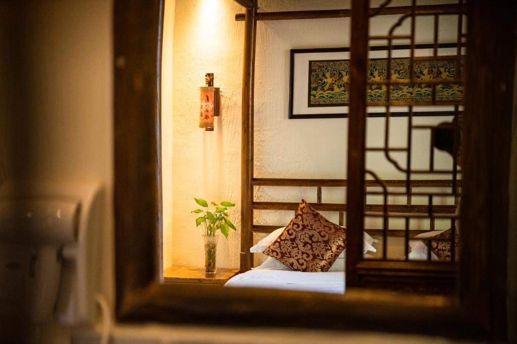Yangshuo River Lodge Hotel-Free pick up from Yangshuo Area over three nights - Deluxe Queen Bed Room