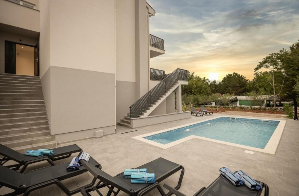 Kolam renang di atau di dekat Luxury Apartments Villa Lacrima