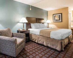 Super 8 by Wyndham Meadowlands - King Room - Non-Smoking