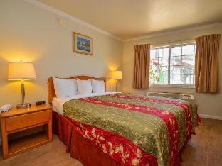 Bay Front Inn - 