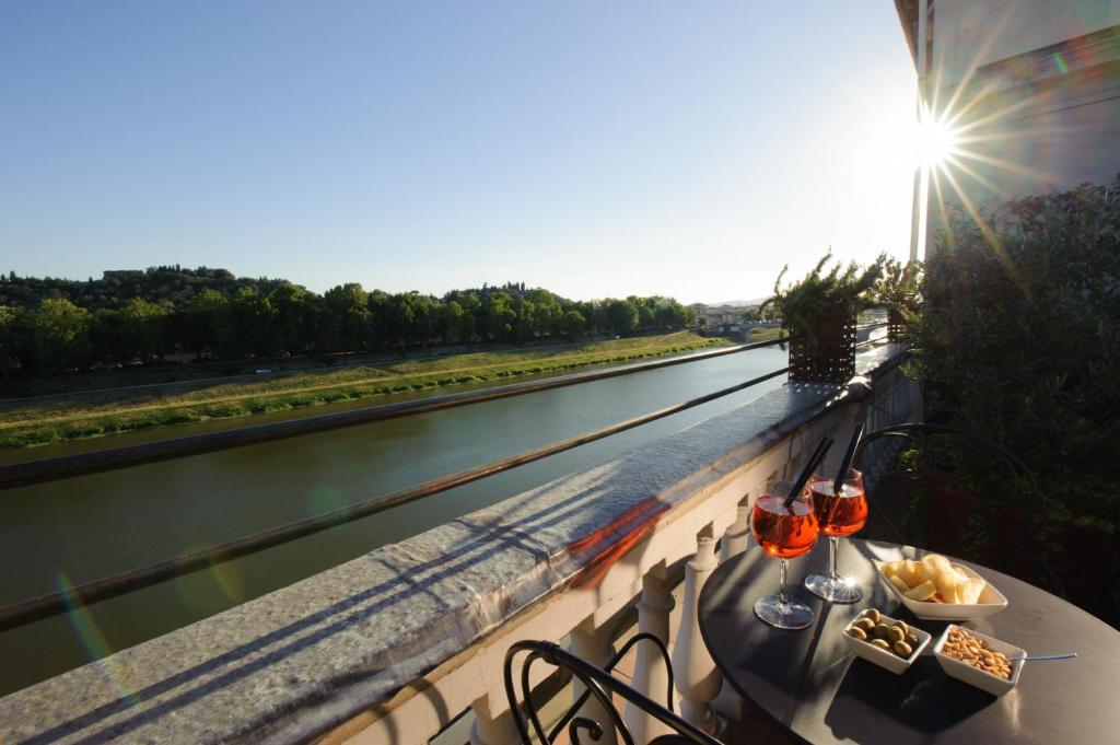 Hotel Lungarno Vespucci 50 - Resim 37