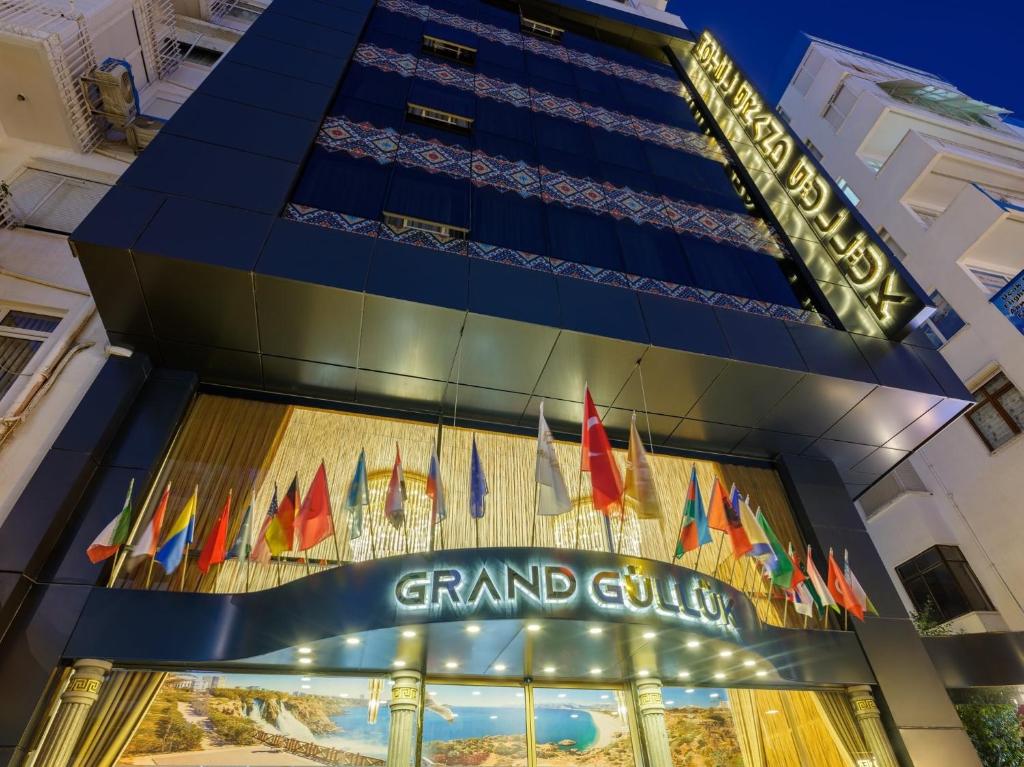 План на етажите на Grand Gulluk Hotel & Spa