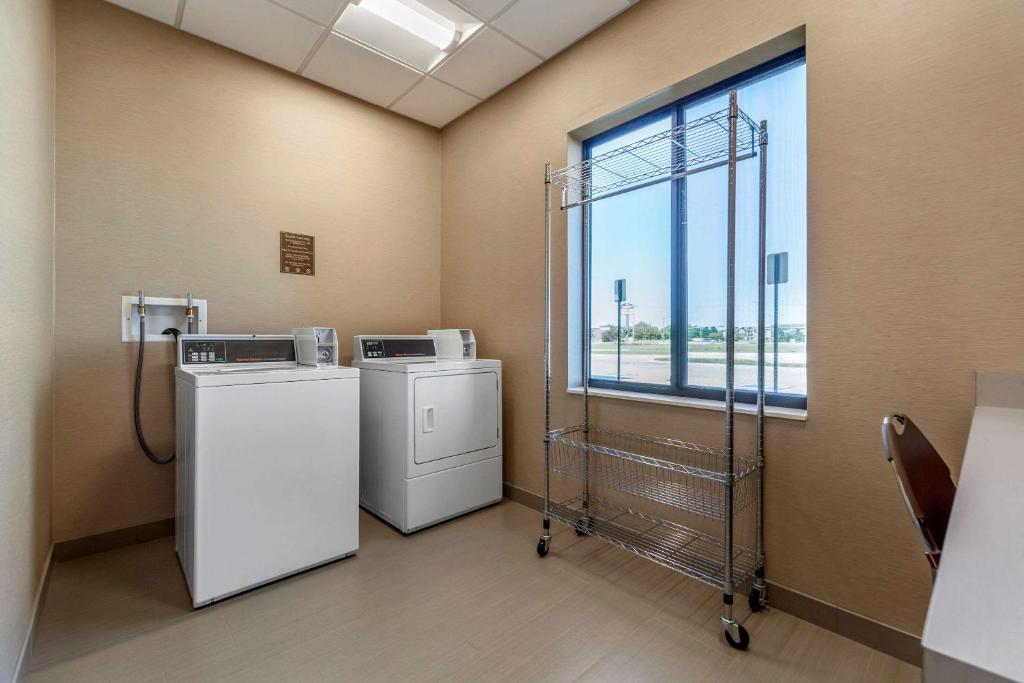 Comfort Suites Grand Island South photo