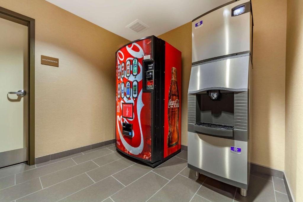 Comfort Suites Grand Island South photo