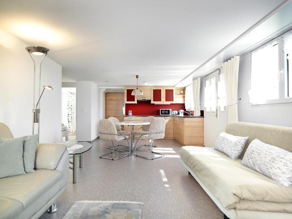 Kuchyň nebo kuchyňský kout v ubytování Hotel B&BAlpenheim