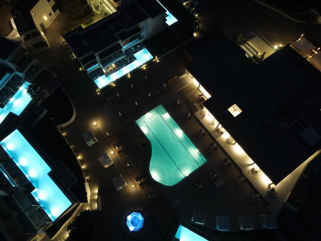 HARMONY CREST RESORT & SPA Adults Only - 10