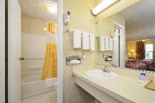 Americas Best Value Inn-Winnsboro - King Room