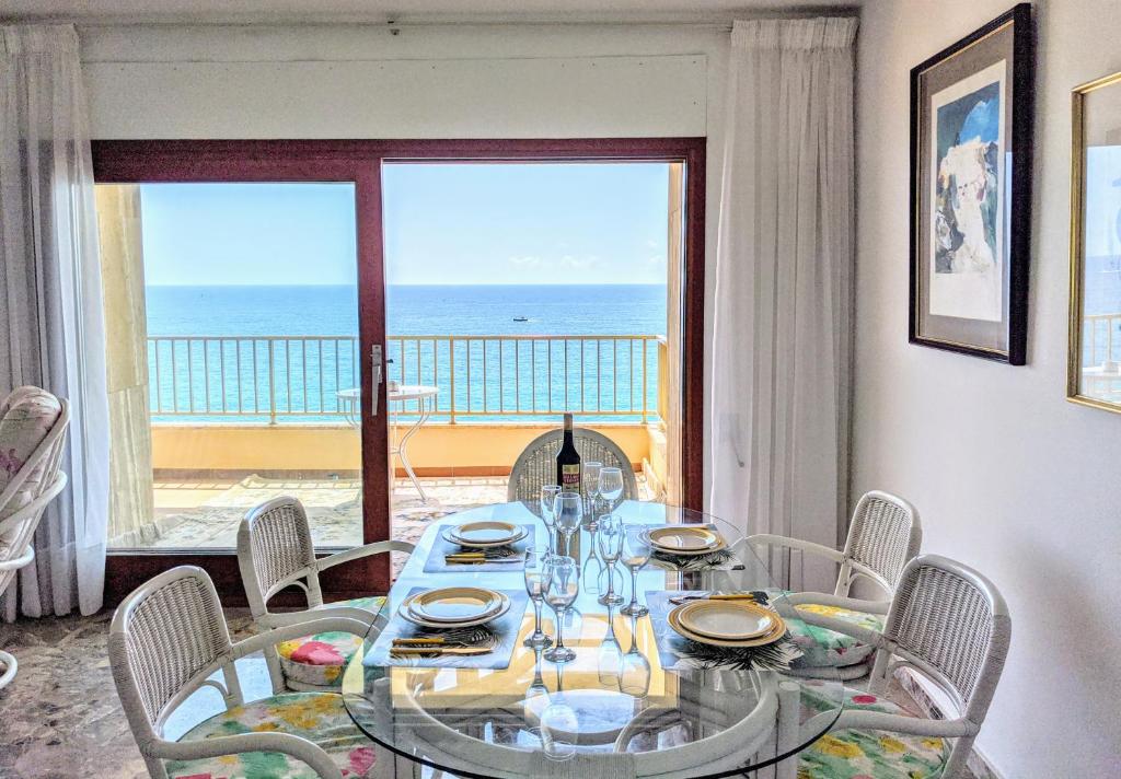 Beachfront Palamos Apartment (Spanje Sant Antoni de Calonge ...