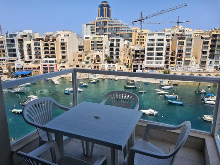 St Julians Bay Sea Front Apartments - Two-Bedroom Apartment