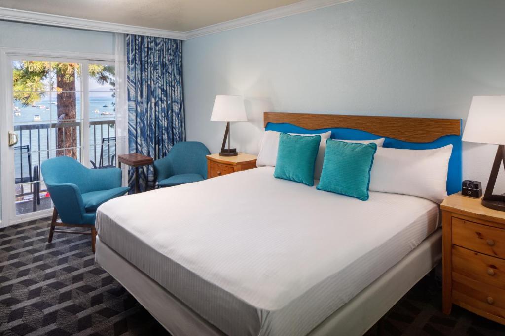 Beach Retreat & Lodge at Tahoe - Sala Rei Com Vista Parcial Do Lago
