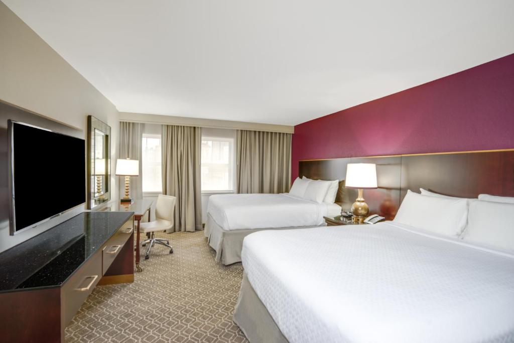 Astor Crowne Plaza- Corner of Bourbon Street - Standard Room With Two Queen Beds