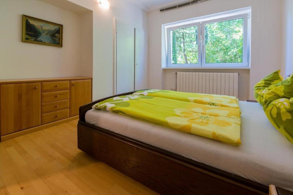 Fotografie z fotogalerie ubytování Two-Bedroom Apartment in Crikvenica VI v destinaci Sopaljska