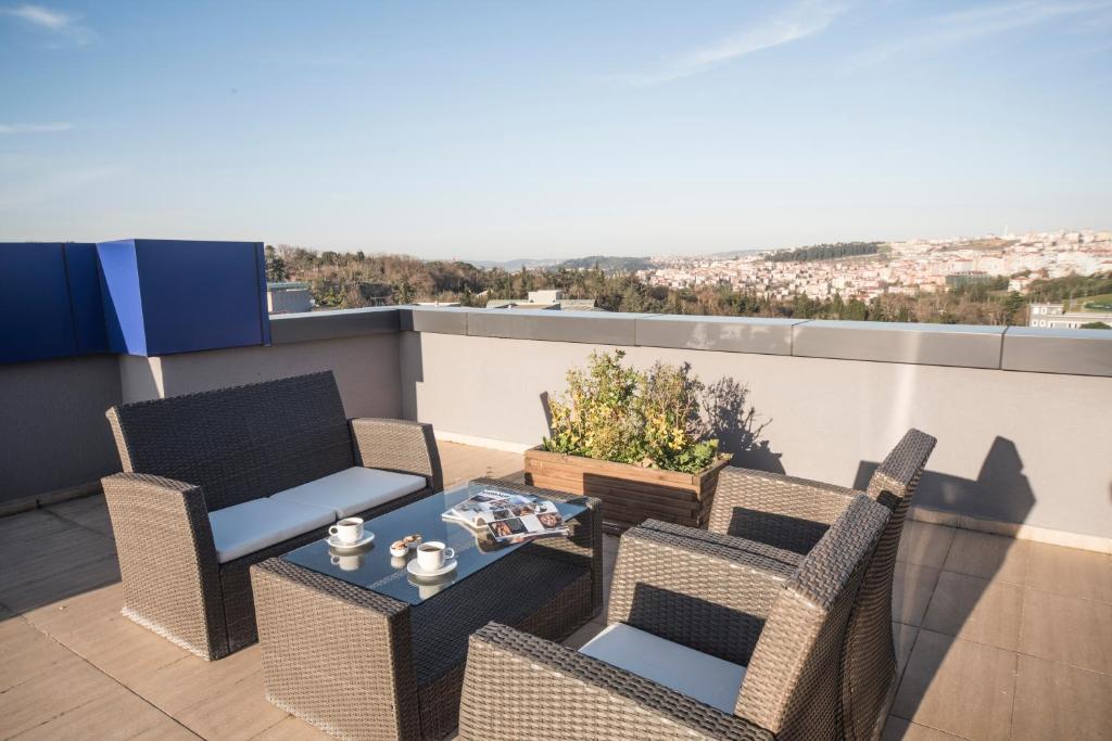 A balcony or terrace at Holiday Inn Express Istanbul-Altunizade by IHG