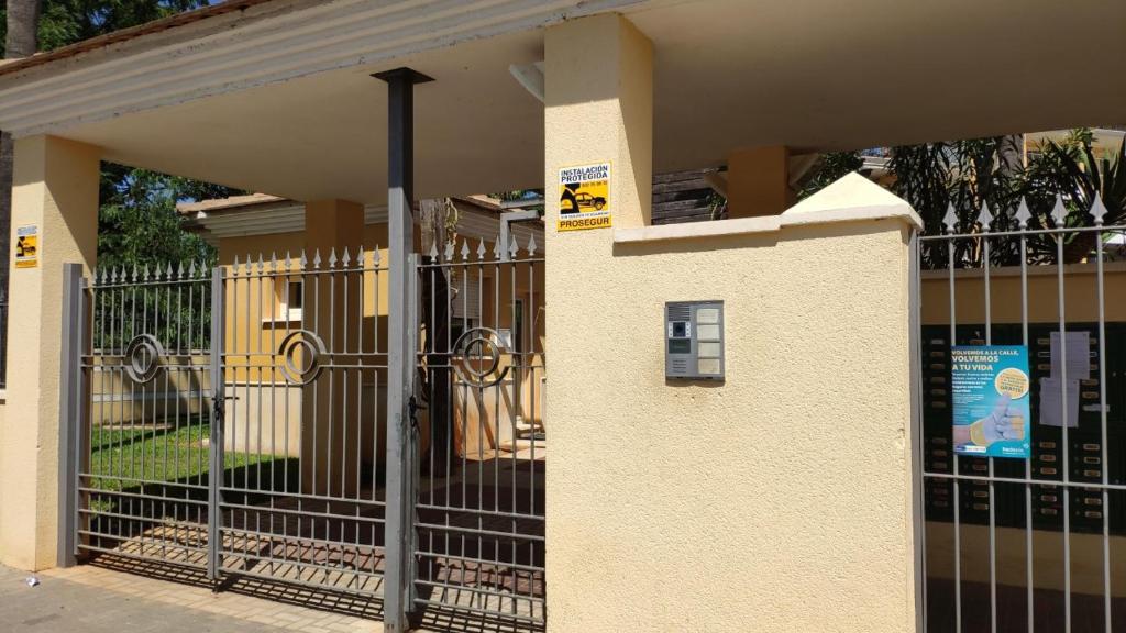 Budova, v ktorej sa apartmán nachádza