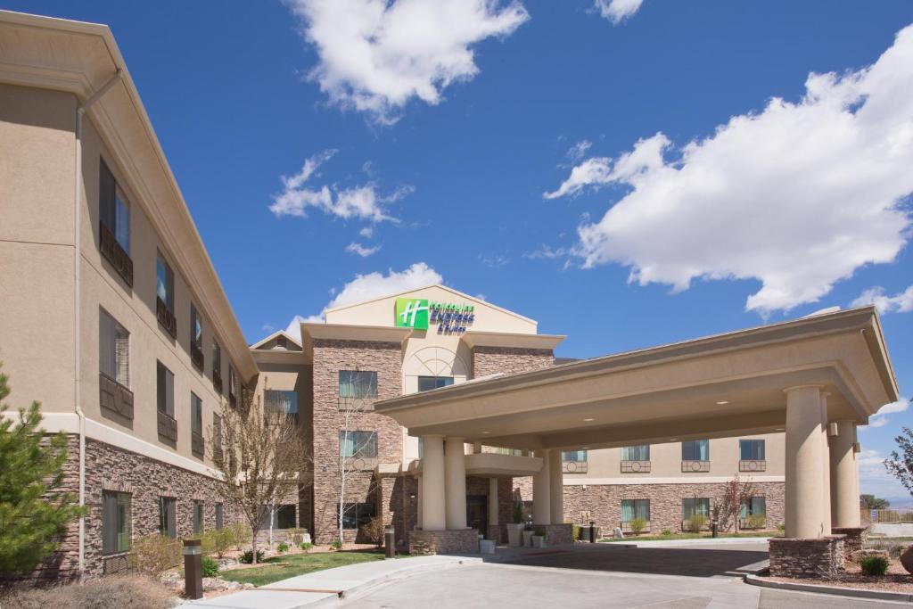 una representación de la parte delantera de un edificio hospitalario en Holiday Inn Express and Suites Los Alamos Entrada Park, an IHG Hotel en Los Alamos