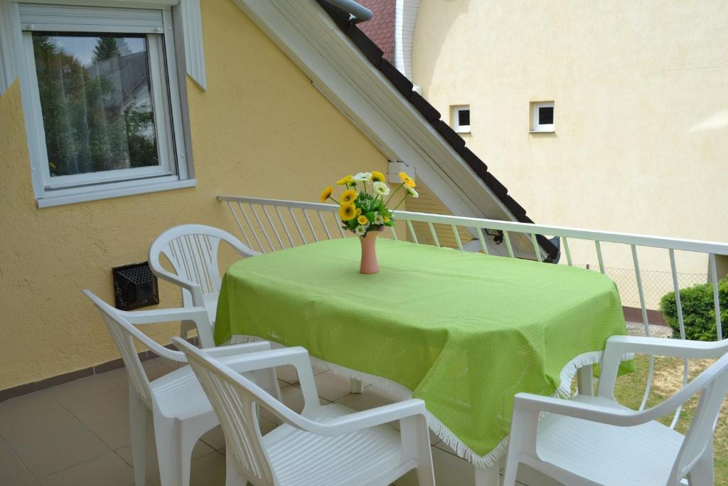 Balkón alebo terasa v ubytovaní Apartment in Zalakaros/Thermalbad 20662