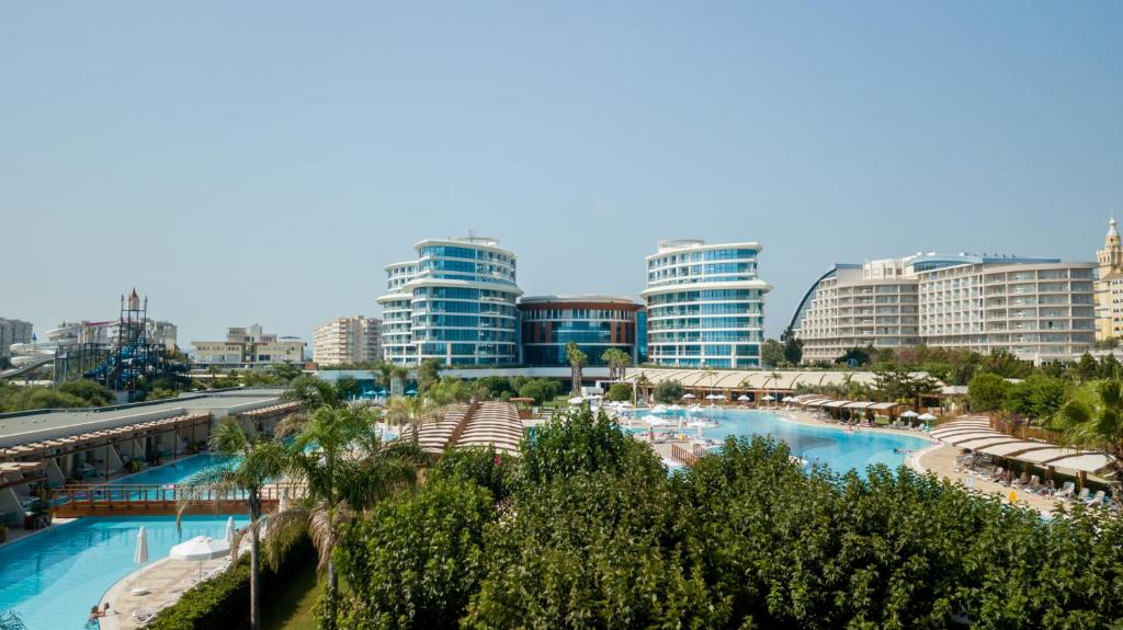Bazén v ubytování Baia Lara Hotel nebo v jeho okolí