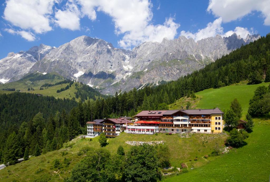 Blick auf Hotel Bergheimat aus der Vogelperspektive