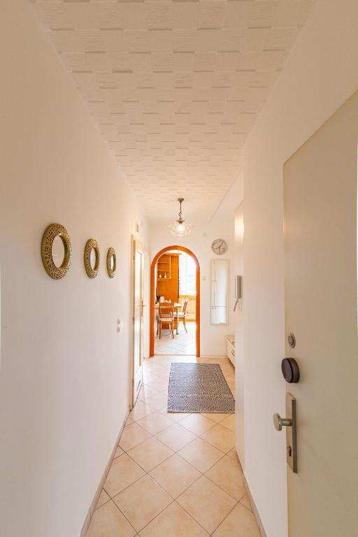 Posteľ alebo postele v izbe v ubytovaní Best Rated Central Apartment Vienna - AC, WiFi, 24h7days Self Check-In, Board games, Netflix