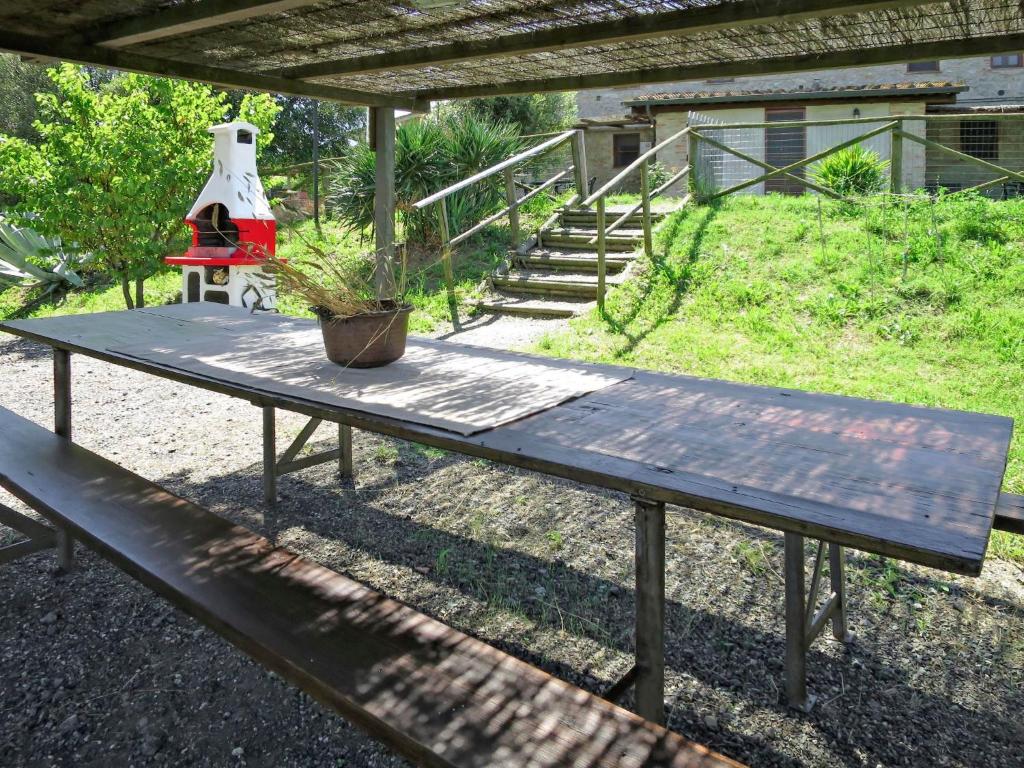Vonkajšia záhrada v ubytovaní Apartment Le Colmate-4 by Interhome
