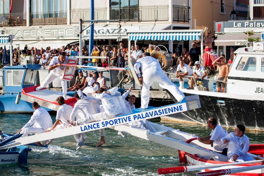 Hosté ubytování Appt T2, Piscine, la Plage à 130m! Parking privé clos, Lave-linge, Lave-vaisselle, Draps, Linge et Ménage inclus!