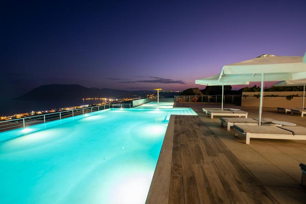 Πισίνα στο ή κοντά στο White Rock of Kos Hotel - Adults only